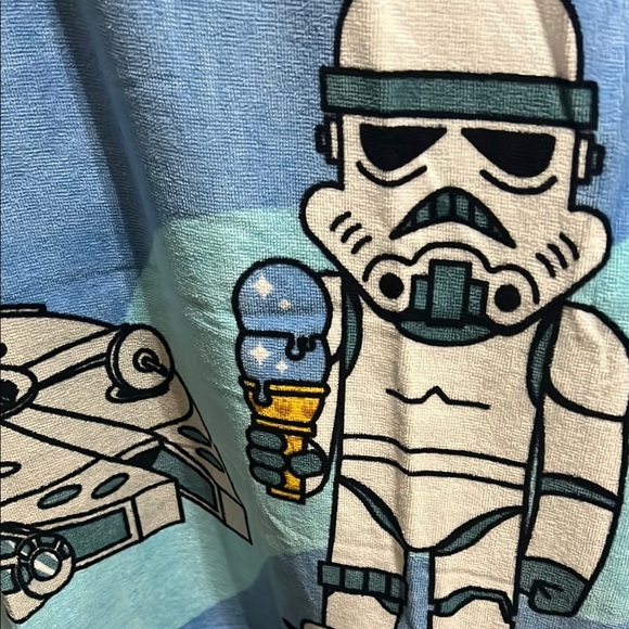 Star Wars Beach Towel with C-3PO and R2-D2 - Picture 4 of 4